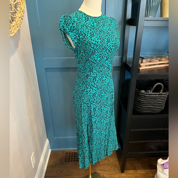 Aqua dress with black animal right. Slit in side. With only once. - Picture 2 of 4